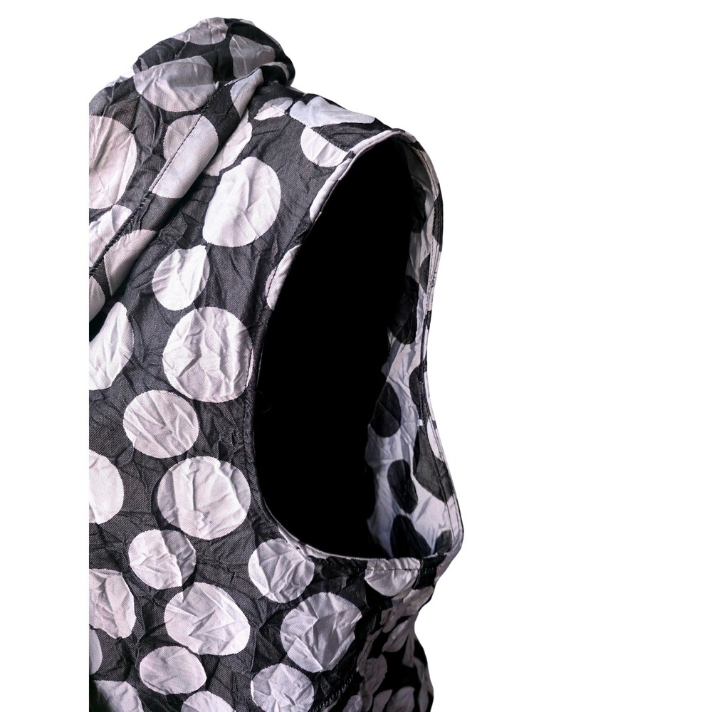 Sleeveless Polka Dot Asymmetrical Vest - Black & White - Picture 3 of 12